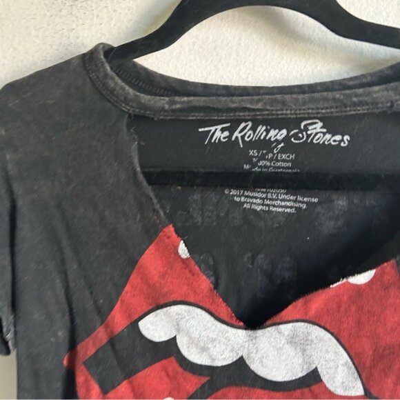 The Rolling Stones Sz XS Mouth Logo Cut Out Acid Black Rock Band Tee Shirt - Picture 6 of 7